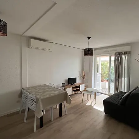3 étoiles ! T2 Proche Clim&piscine !
