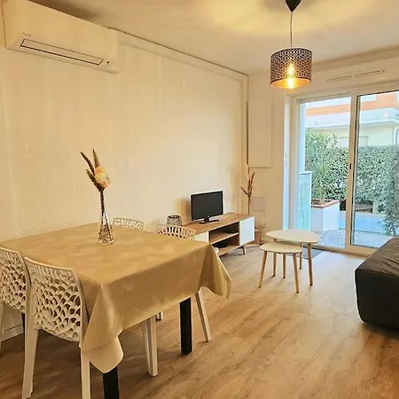 Apartment 3 Etoiles ! T2 Proche Clim & Piscine ! *