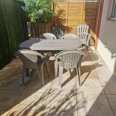 3 étoiles ! T2 Proche Clim&piscine ! Appartamento